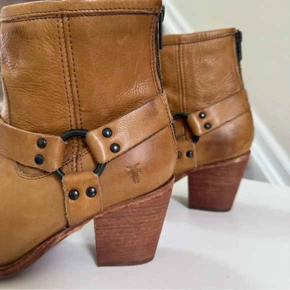 Frye Designer Tabitha Harness Camel Cognac Leather Short Heel Boots Size 8.5 - Picture 3 of 8